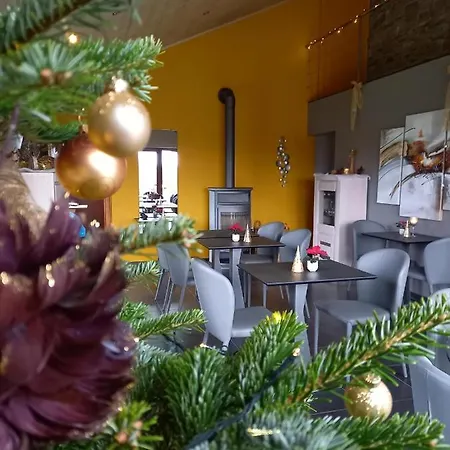 Bed & Breakfast Chanteloup, -