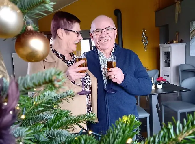 Couette-café Chanteloup, - 3*