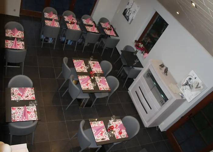 Chanteloup, - Couette-café